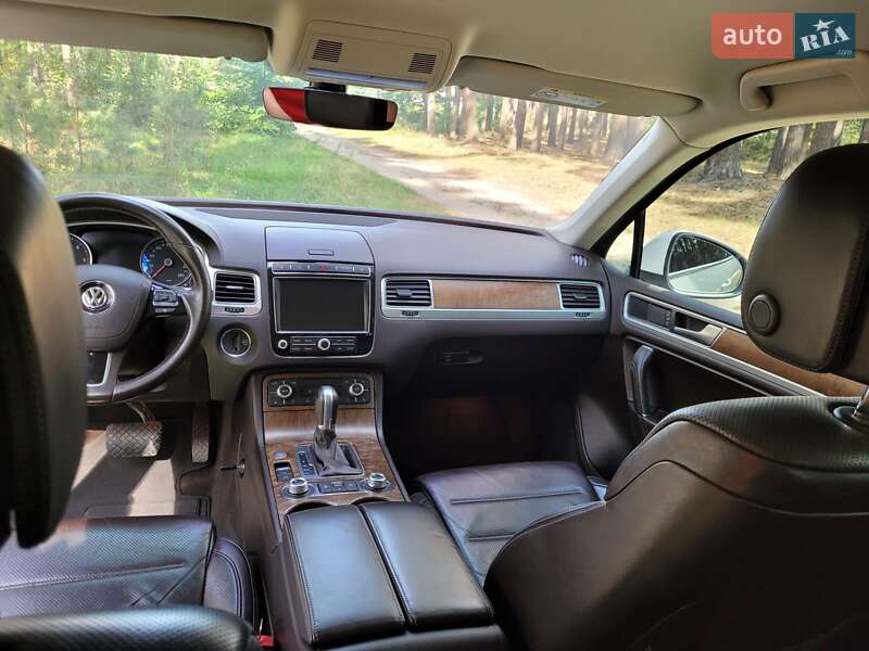 Внедорожник / Кроссовер Volkswagen Touareg 2017 в Полтаве