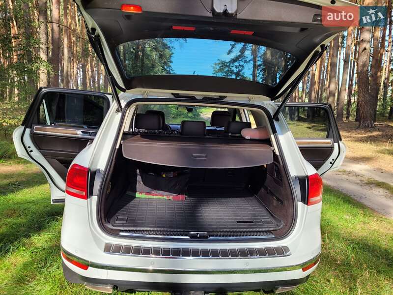 Внедорожник / Кроссовер Volkswagen Touareg 2017 в Полтаве