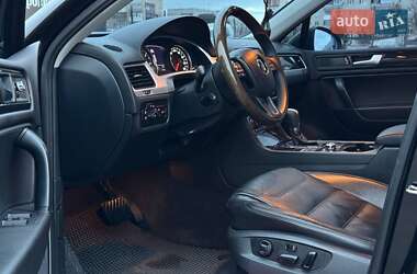 Позашляховик / Кросовер Volkswagen Touareg 2012 в 