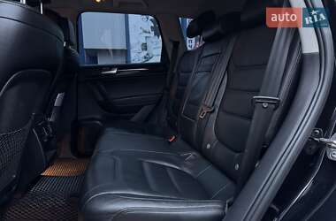 Позашляховик / Кросовер Volkswagen Touareg 2012 в 
