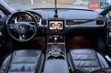 Позашляховик / Кросовер Volkswagen Touareg 2012 в 
