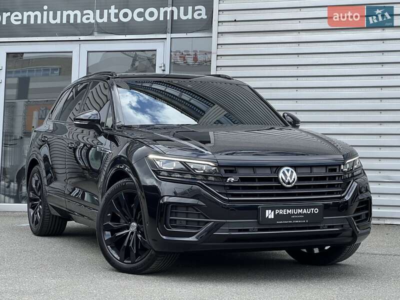 Внедорожник / Кроссовер Volkswagen Touareg 2018 в 