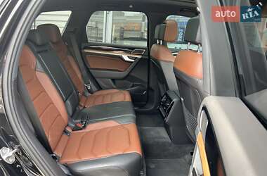 Внедорожник / Кроссовер Volkswagen Touareg 2018 в 