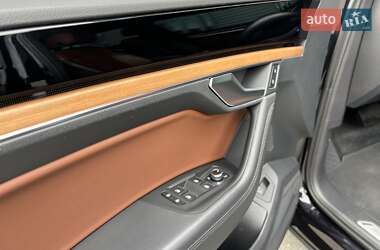 Внедорожник / Кроссовер Volkswagen Touareg 2018 в 