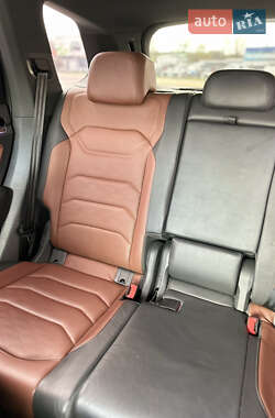 Внедорожник / Кроссовер Volkswagen Touareg 2019 в 