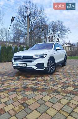 Внедорожник / Кроссовер Volkswagen Touareg 2020 в 