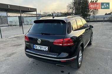 Позашляховик / Кросовер Volkswagen Touareg 2016 в 
