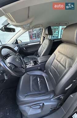 Позашляховик / Кросовер Volkswagen Touareg 2016 в 