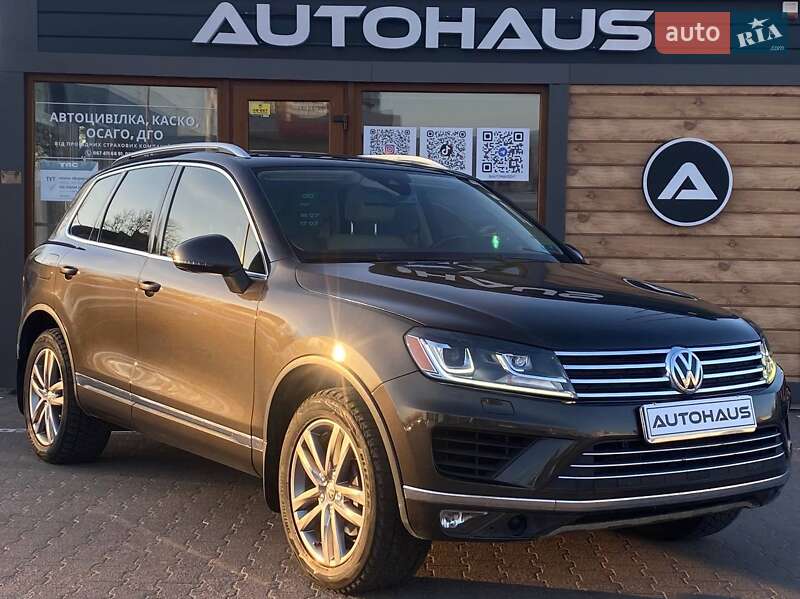 Позашляховик / Кросовер Volkswagen Touareg 2016 в 