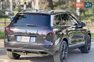 Внедорожник / Кроссовер Volkswagen Touareg 2012 в 