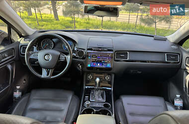 Внедорожник / Кроссовер Volkswagen Touareg 2012 в 