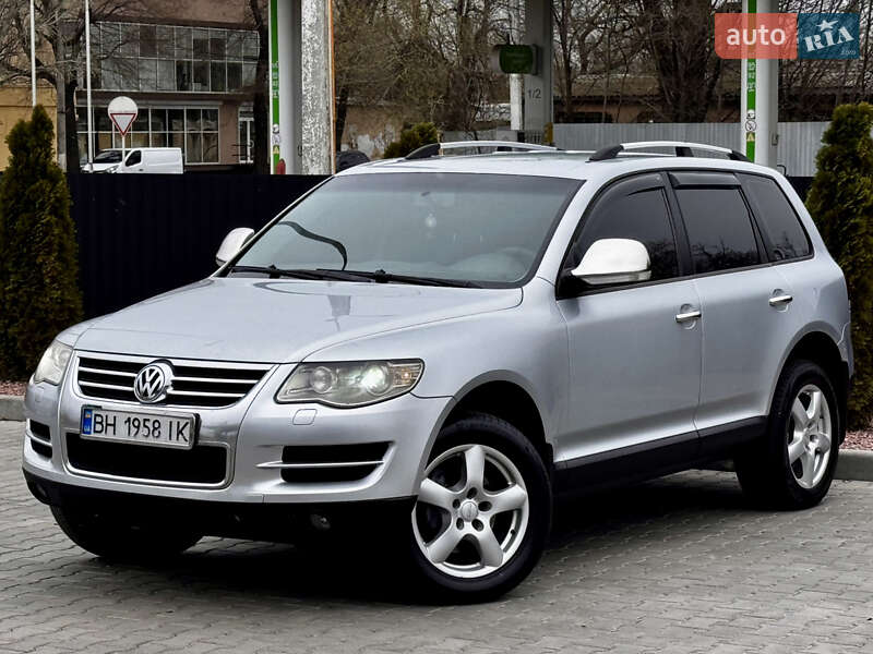 Позашляховик / Кросовер Volkswagen Touareg 2008 в 