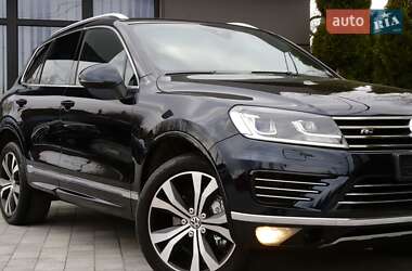 Позашляховик / Кросовер Volkswagen Touareg 2016 в 