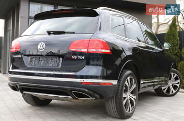 Позашляховик / Кросовер Volkswagen Touareg 2016 в 