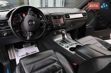 Позашляховик / Кросовер Volkswagen Touareg 2016 в 