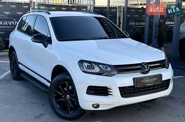 Позашляховик / Кросовер Volkswagen Touareg 2013 в 