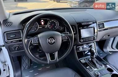 Позашляховик / Кросовер Volkswagen Touareg 2013 в 