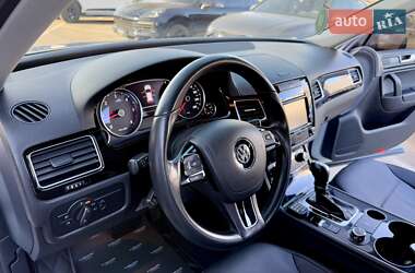 Позашляховик / Кросовер Volkswagen Touareg 2013 в 