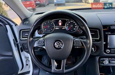 Позашляховик / Кросовер Volkswagen Touareg 2013 в 