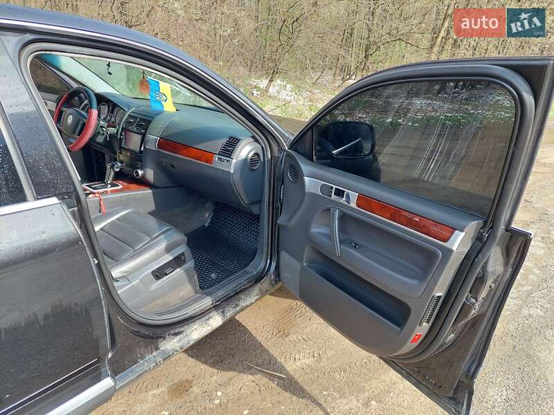 Позашляховик / Кросовер Volkswagen Touareg 2006 в Панці