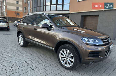 Позашляховик / Кросовер Volkswagen Touareg 2011 в 