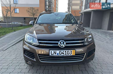 Позашляховик / Кросовер Volkswagen Touareg 2011 в 