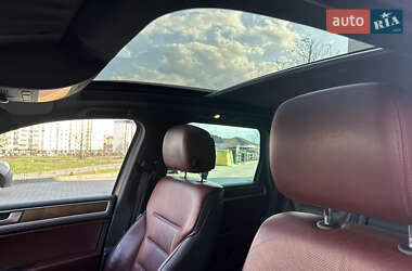 Позашляховик / Кросовер Volkswagen Touareg 2011 в 