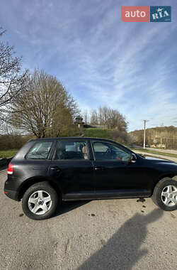 Внедорожник / Кроссовер Volkswagen Touareg 2004 в 