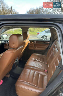 Внедорожник / Кроссовер Volkswagen Touareg 2004 в 
