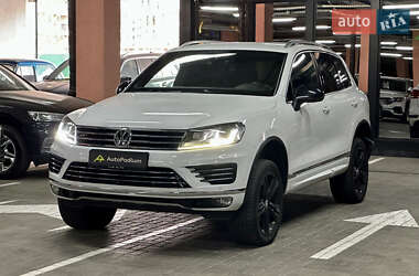 Позашляховик / Кросовер Volkswagen Touareg 2017 в 