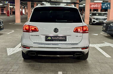 Позашляховик / Кросовер Volkswagen Touareg 2017 в 