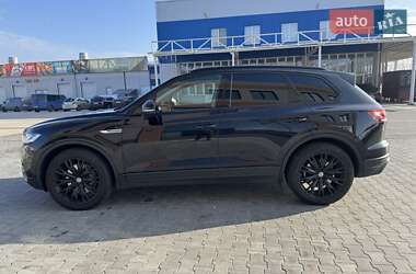 Внедорожник / Кроссовер Volkswagen Touareg 2019 в 