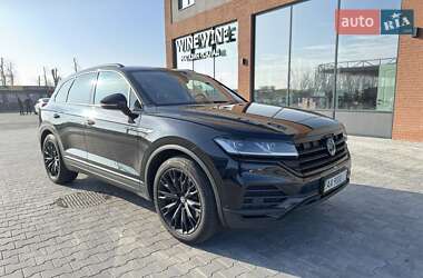 Внедорожник / Кроссовер Volkswagen Touareg 2019 в 