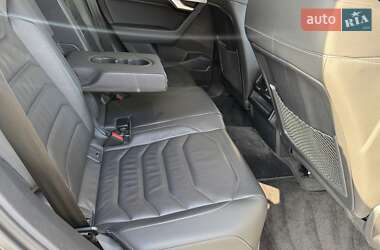 Внедорожник / Кроссовер Volkswagen Touareg 2019 в 