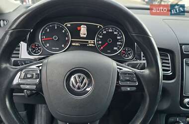 Внедорожник / Кроссовер Volkswagen Touareg 2015 в 