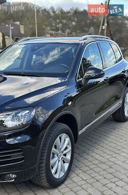 Внедорожник / Кроссовер Volkswagen Touareg 2012 в 