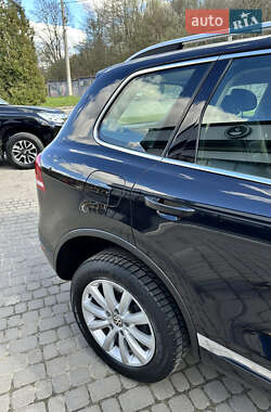 Внедорожник / Кроссовер Volkswagen Touareg 2012 в 