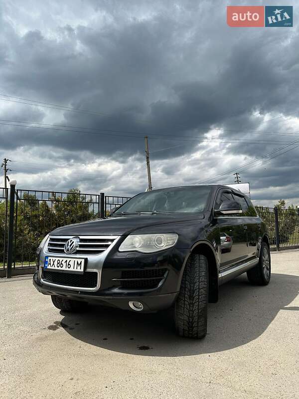 Внедорожник / Кроссовер Volkswagen Touareg 2007 в 