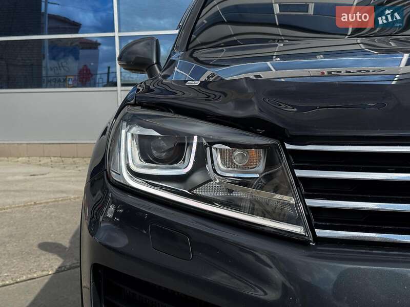 Внедорожник / Кроссовер Volkswagen Touareg 2015 в Харькове