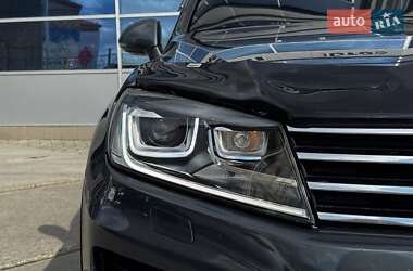 Внедорожник / Кроссовер Volkswagen Touareg 2015 в 
