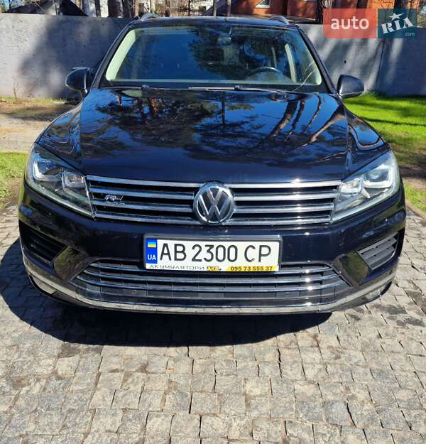 Внедорожник / Кроссовер Volkswagen Touareg 2017 в Киеве