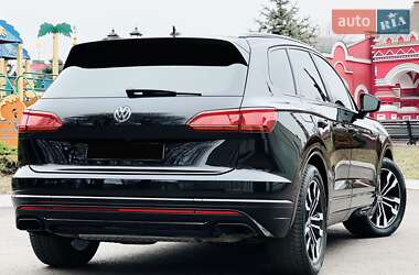 Позашляховик / Кросовер Volkswagen Touareg 2018 в 