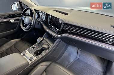 Позашляховик / Кросовер Volkswagen Touareg 2021 в 