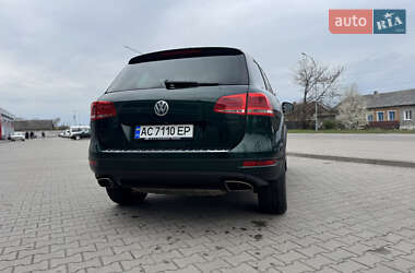 Позашляховик / Кросовер Volkswagen Touareg 2011 в 