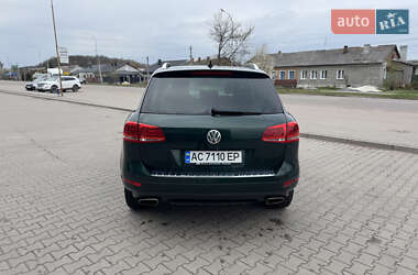 Позашляховик / Кросовер Volkswagen Touareg 2011 в 