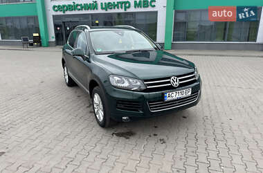 Позашляховик / Кросовер Volkswagen Touareg 2011 в 