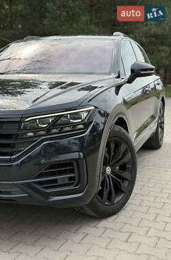 Позашляховик / Кросовер Volkswagen Touareg 2018 в 