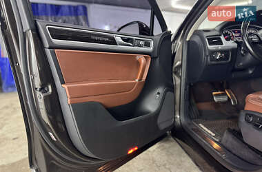 Внедорожник / Кроссовер Volkswagen Touareg 2016 в 