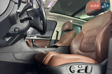 Внедорожник / Кроссовер Volkswagen Touareg 2016 в 