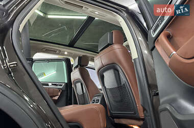 Внедорожник / Кроссовер Volkswagen Touareg 2016 в 